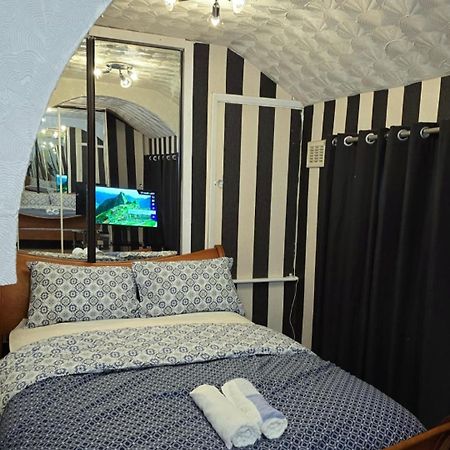Ritchie Guest House Wigan Bagian luar foto